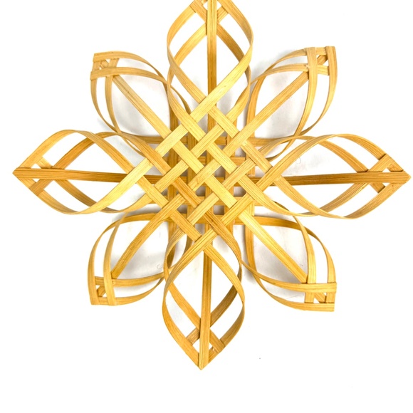 Woven Wood Star Snowflake Wall Decor – Rustic Handmade Style - Picture 4 of 12